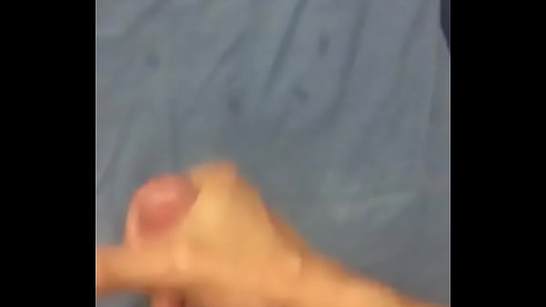 Alisando a rola pentelhuda 