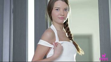 Scarleth t got pussy vibed she puts a fast one on her clit 