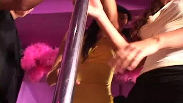 Nonton Lesbo Proceeds With Dongs thumbnail