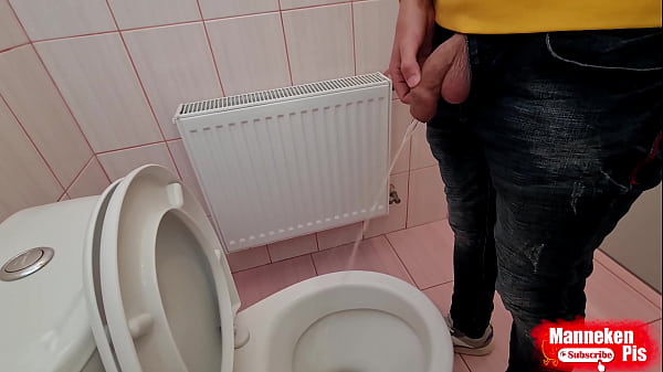 Guy Pisses In A Public Toilet And Takes A Selfie thumbnail