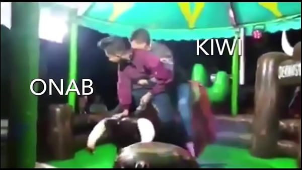 Kiwiman se aprovecha de pendeja manos tontas y la destroza 