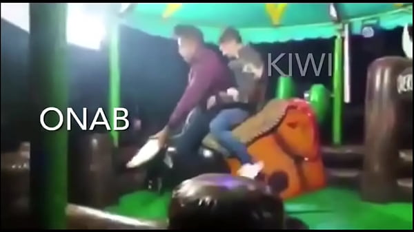 Kiwiman se aprovecha de pendeja manos tontas y la destroza 