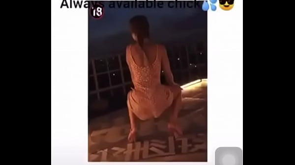 Gorgeous Girl Twerking thumbnail