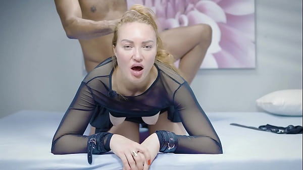 Intense deepthroat and hot anal sex for julia