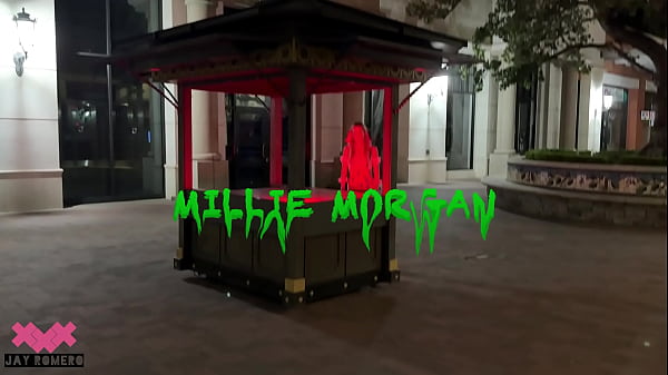 Nonton Clown Queen Millie Morgan Takes Jay Romero For Halloween Tricks Or Treats thumbnail