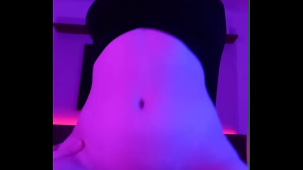 Play MP4 - Una gatita hambrienta me la chupa y me la cojo hasta llenarla de leche