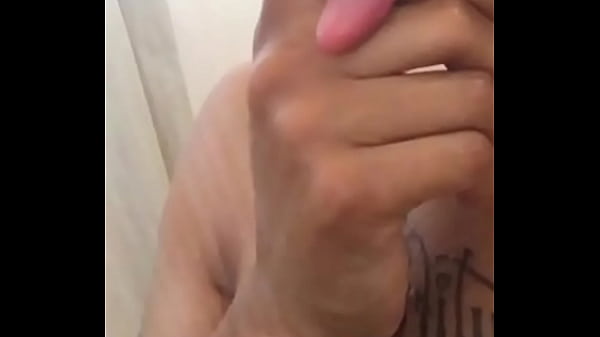 GORGEOUS IG MODEL WITH SUPER LONG TONGUE