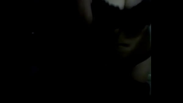 Tetona me muestra sus tetas