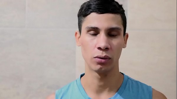 Play MP4 - igor e j&period; - autoaceita&ccedil;&atilde;o - tema pornografia gay