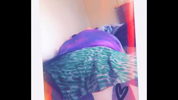 Play MP4 - Xochtli&rsquo;s footsie morning snaps