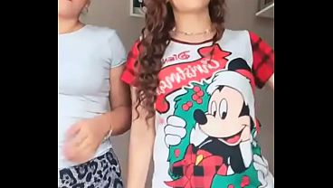 Se le ve la vagina bien gorda cuando baila 