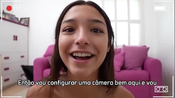 Novinha finalmente convence seu padrasto a foder gostoso em quanto suamãe não esta_em casa_Layla Jenner Dennys Mountain