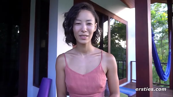 Ersties sexy solo girl plays with a glass toy