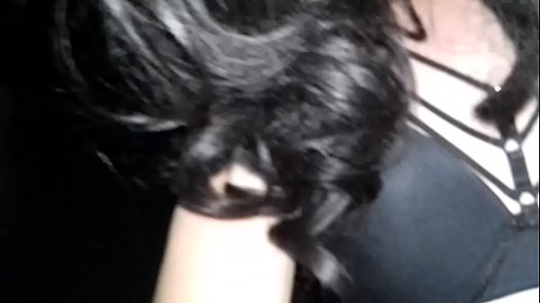 Monikita com consolo