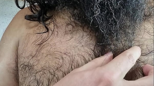 Peludo Rotss Suadinho Depois Correr Na Trilha thumbnail