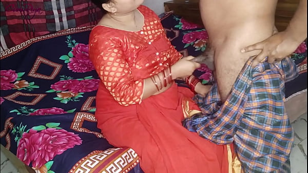 Indian Electrician Man Fucks Housewife thumbnail