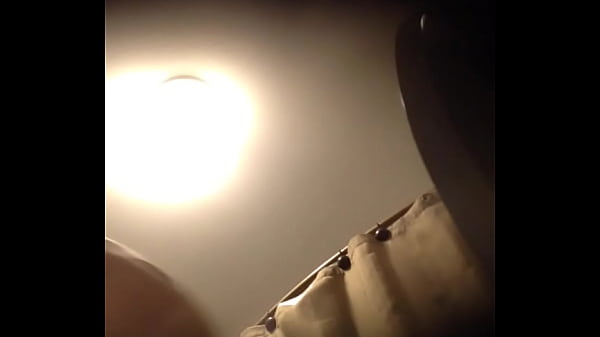 Big ass peeing