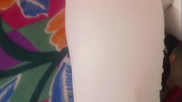 Play MP4 - Hot Indian Secretary gives deep blowjob to boss for a job promotion