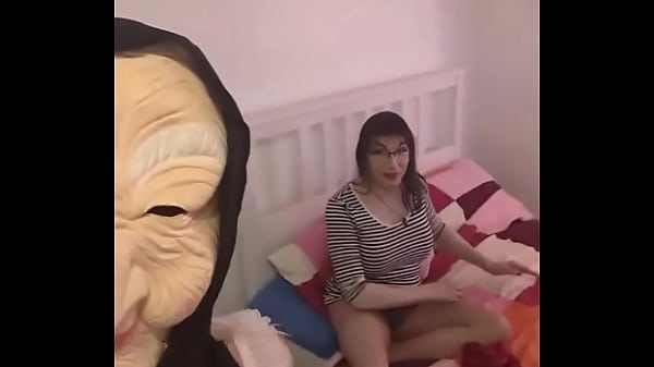 Greetings porn lovers. 