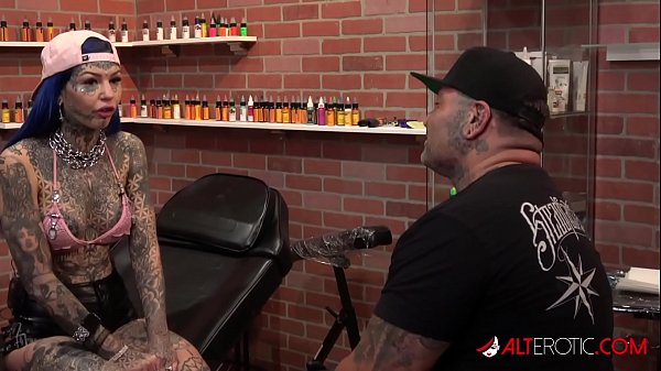 Behind the_scenes for Amber Luke's new face tattoo