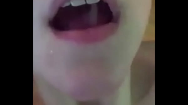 Nonton Young Girl Gets A Facial thumbnail