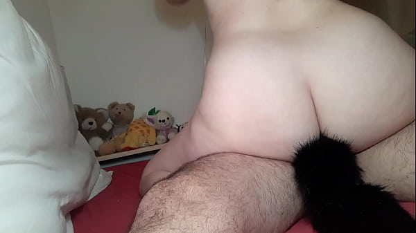 My girl likes to have her ass decorated 