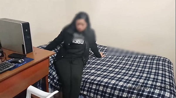 Play MP4 - Una linda chica se deja follar por mucho dinero&colon; esta chica le ofresco dinero en la calle por follar su rico culo y llenarla de leche en mi estudio