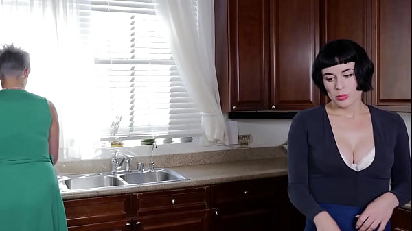 Ryan Keely Devours The Dripping Wet Pussy Of Olive Glass thumbnail