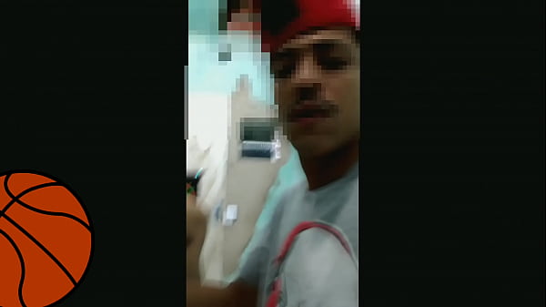 Play MP4 - YOUTUBER CHUPANDO VARIAS ROLAS