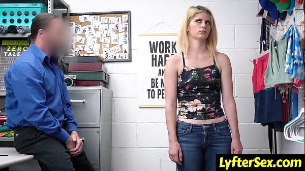 Nonton Teen Offer Up Her Tight Pussy To The Guard In Exchange For Her Freedom - Lyftersex thumbnail