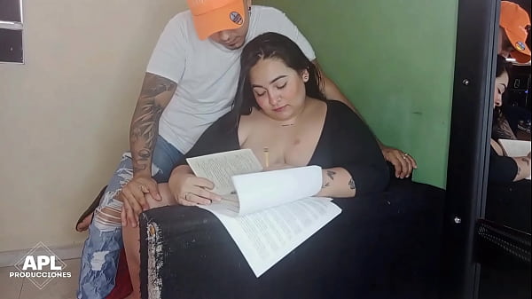 Que buena leche tiene mi hijastro en su polla - Parte 1 