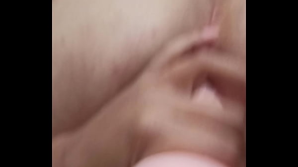 Play MP4 - Esposa estreando brinquedinho novo