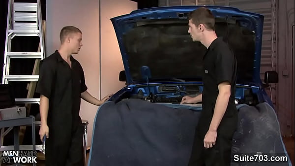 Play MP4 - Gay mechanics fucking in the garage