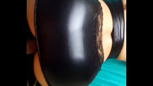 La puta que me estoy cojiendo 