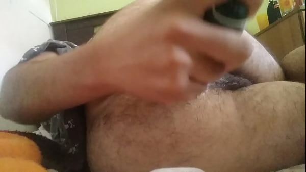 disfrutando de verduras por mi culito virgen 