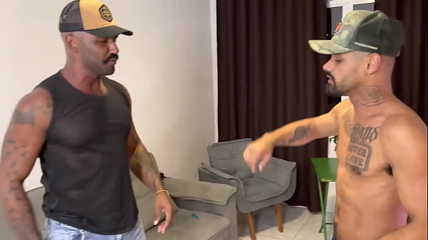 Play MP4 - Fui pego e agora &lpar;Comendo forte e gostoso o meu namorado Vitor Guedes&rpar;