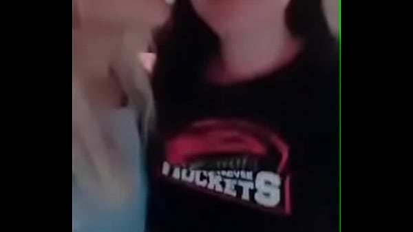 girls kissed