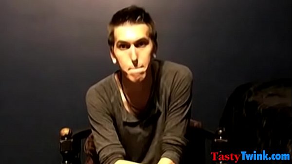 Play MP4 - Handsome solo twink with septum ring jerking off hard for us