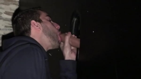 Jeune Ourson Bais&eacute; Par Un Rebeu Avec Une Queue Enorme thumbnail