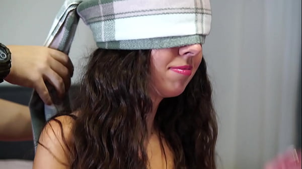 Play MP4 - surprise threesome