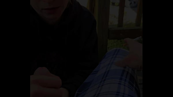 Nonton A Smoke And A Blowjob thumbnail