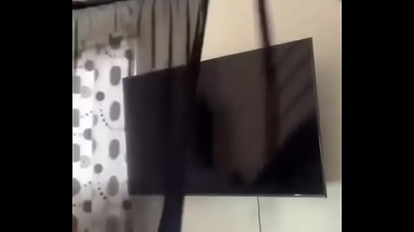 Nonton Joven Latina Se Pone A Bailar thumbnail