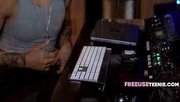 Time Stop Freeuse Studios - Scarlett Alexis | FreeuseTeenie