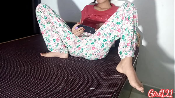 Play MP4 - Indian Desi real caught masturbating