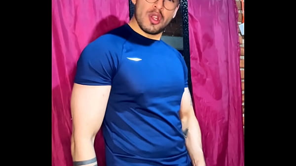 Play MP4 - Joven llega del gym y se masturba muy rico su vergota gruesa