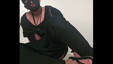 Pierced dude cumming on flip flops
