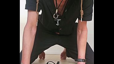 Pierced dude cumming on flip flops