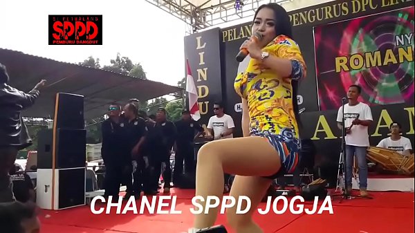Indonesian Erotic_Dance - Pretty Sintya Riske Wild Dance onstage