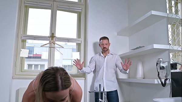 Rampant repair girl venera maxima gets all holes fucked by new client gp2920 