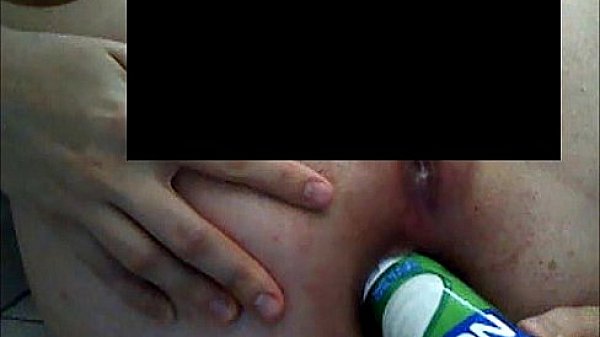 Arrombando meu cuzinho 